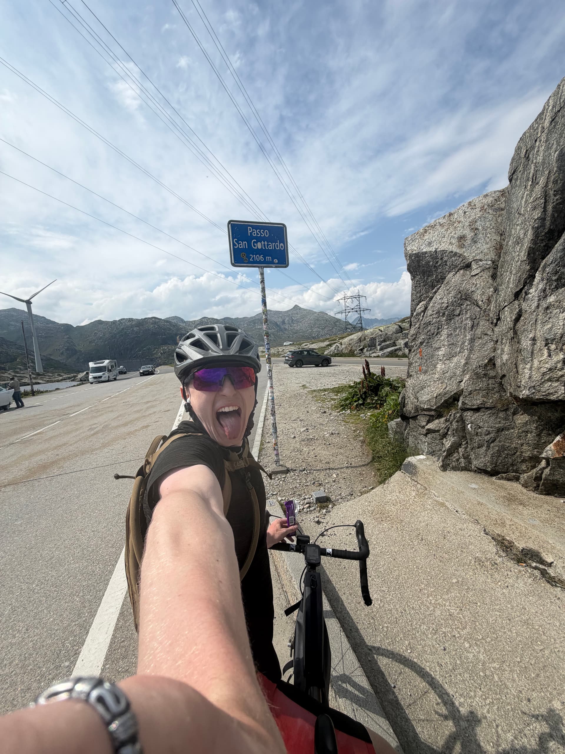 9h20min in Passo San Gottardo