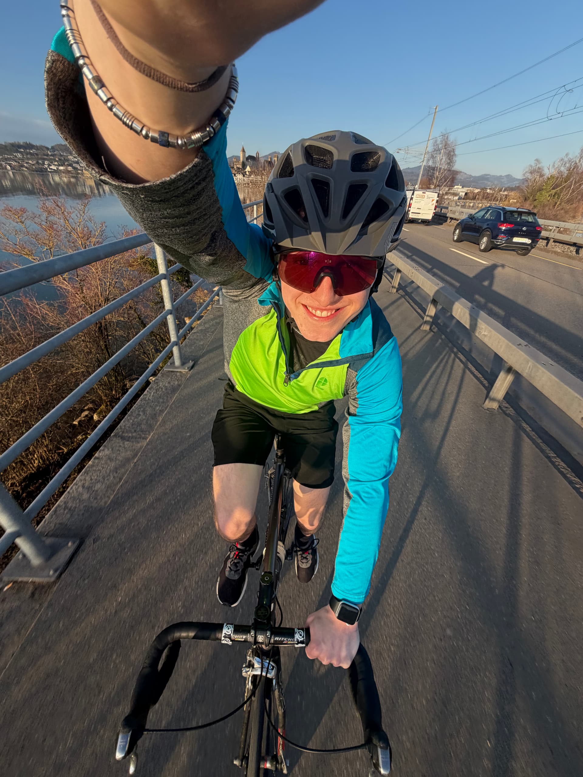 Cycling around lake Zurich